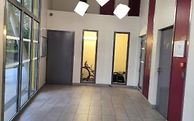 III Appart 2 Pièces, Neuf 200 m de Gare Parking Netflix Evry Courcouronnes